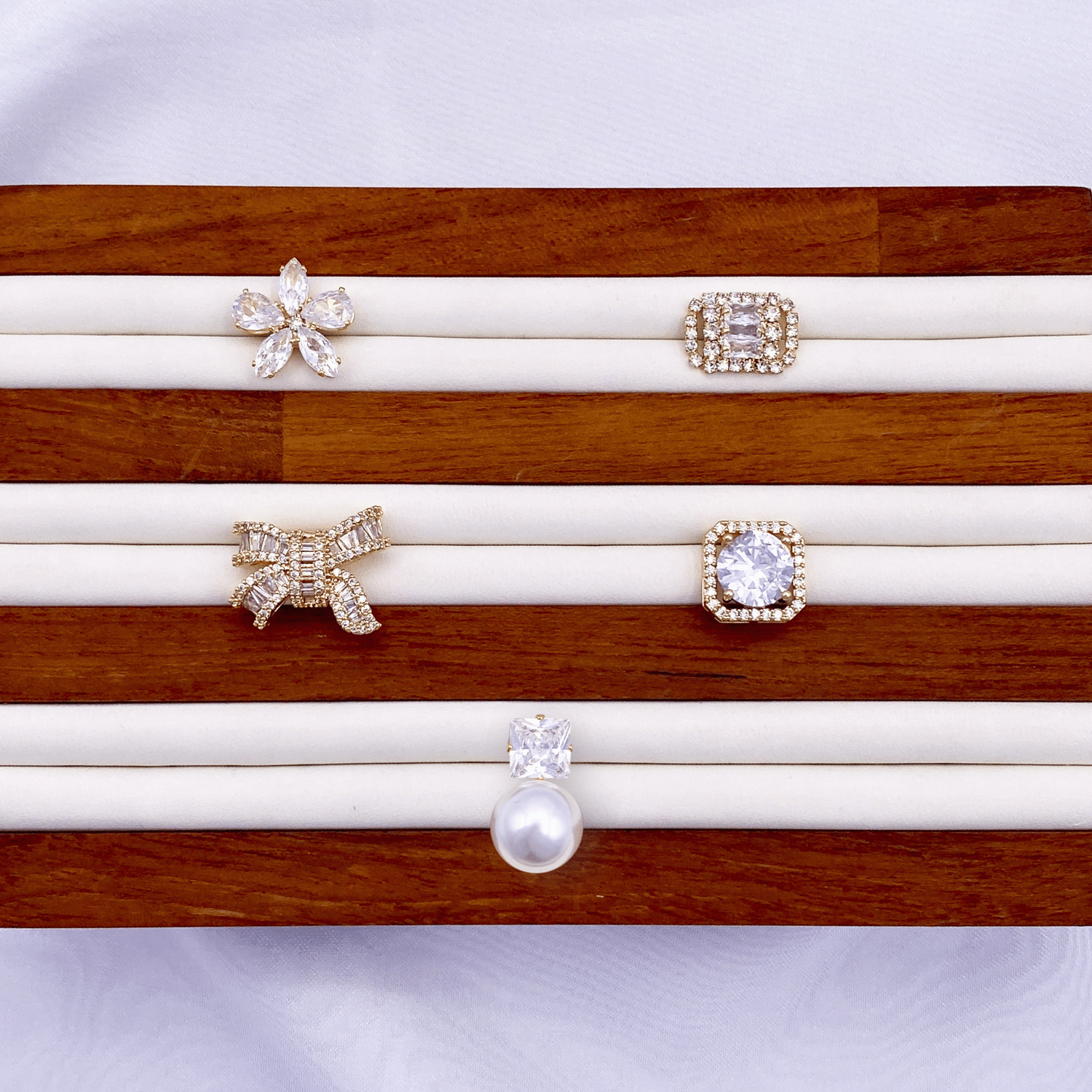 Blythe, Briony, Bianca, Brisa & Blaire Small Brooch in Gold