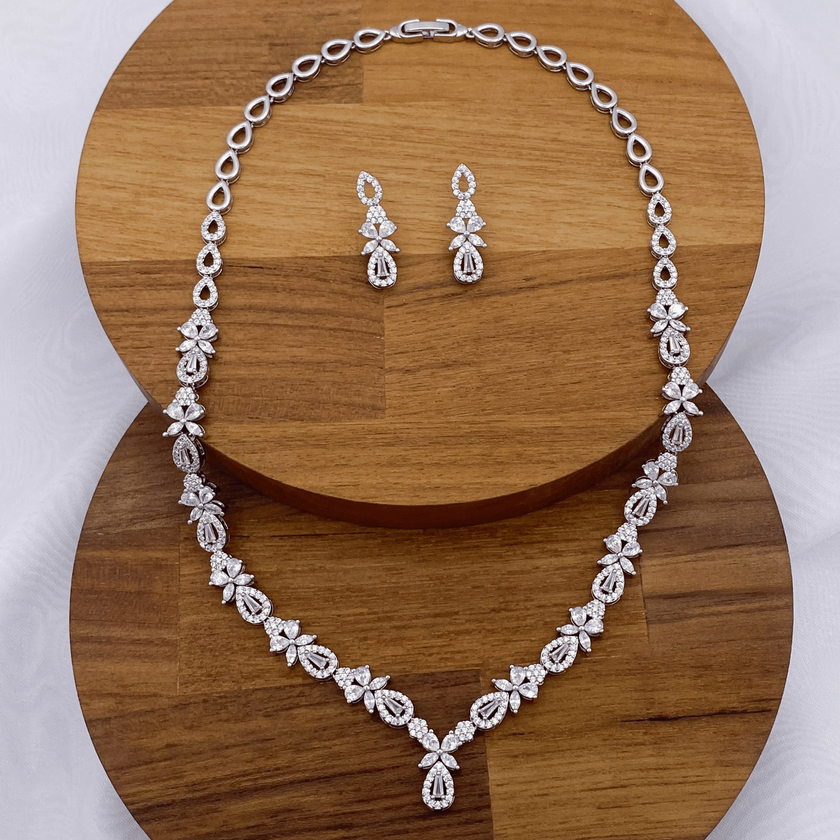Glyssara Set in Rhodium