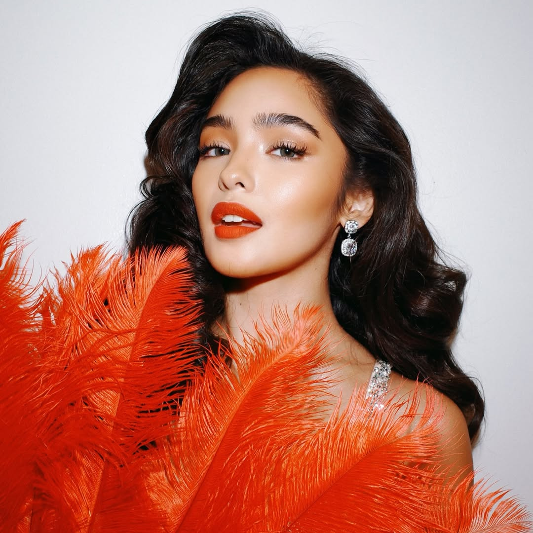 Statement Earrings Season: How to Wear Them with Confidence
