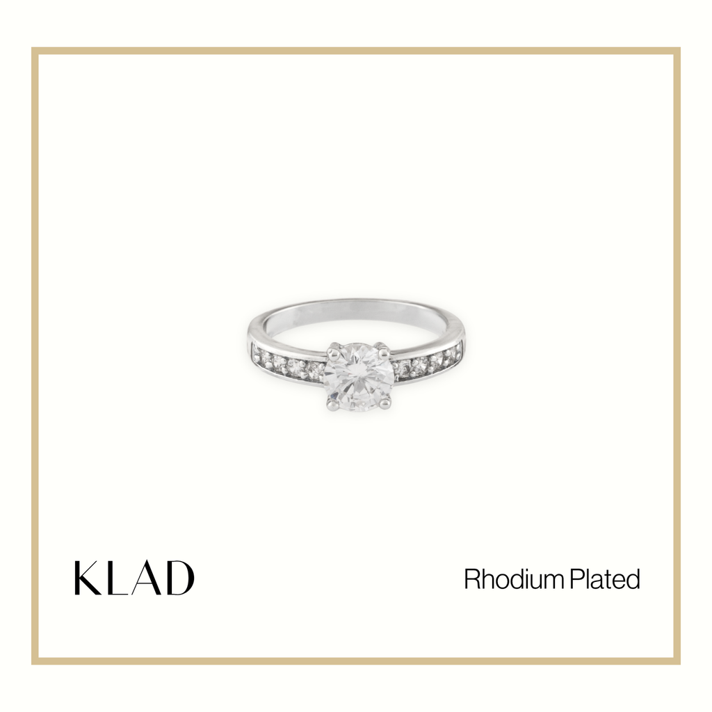 Peonyssa Ring in Rhodium