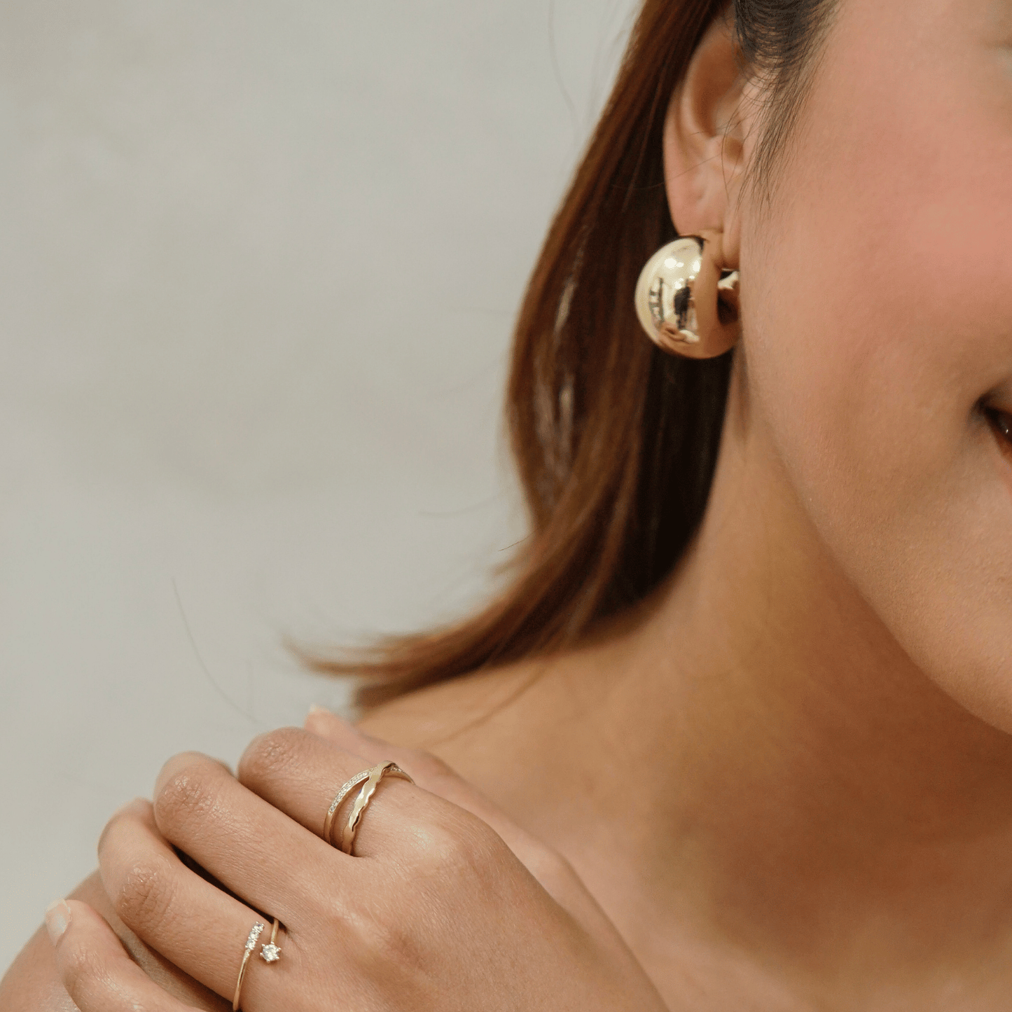 klad-c010 earrings in gold