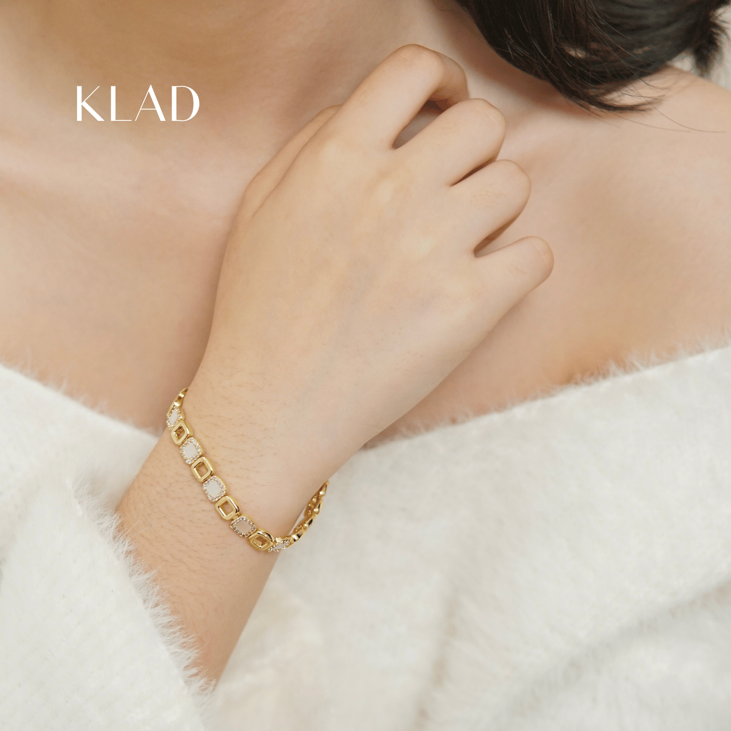 Priscilla Bracelet in Gold