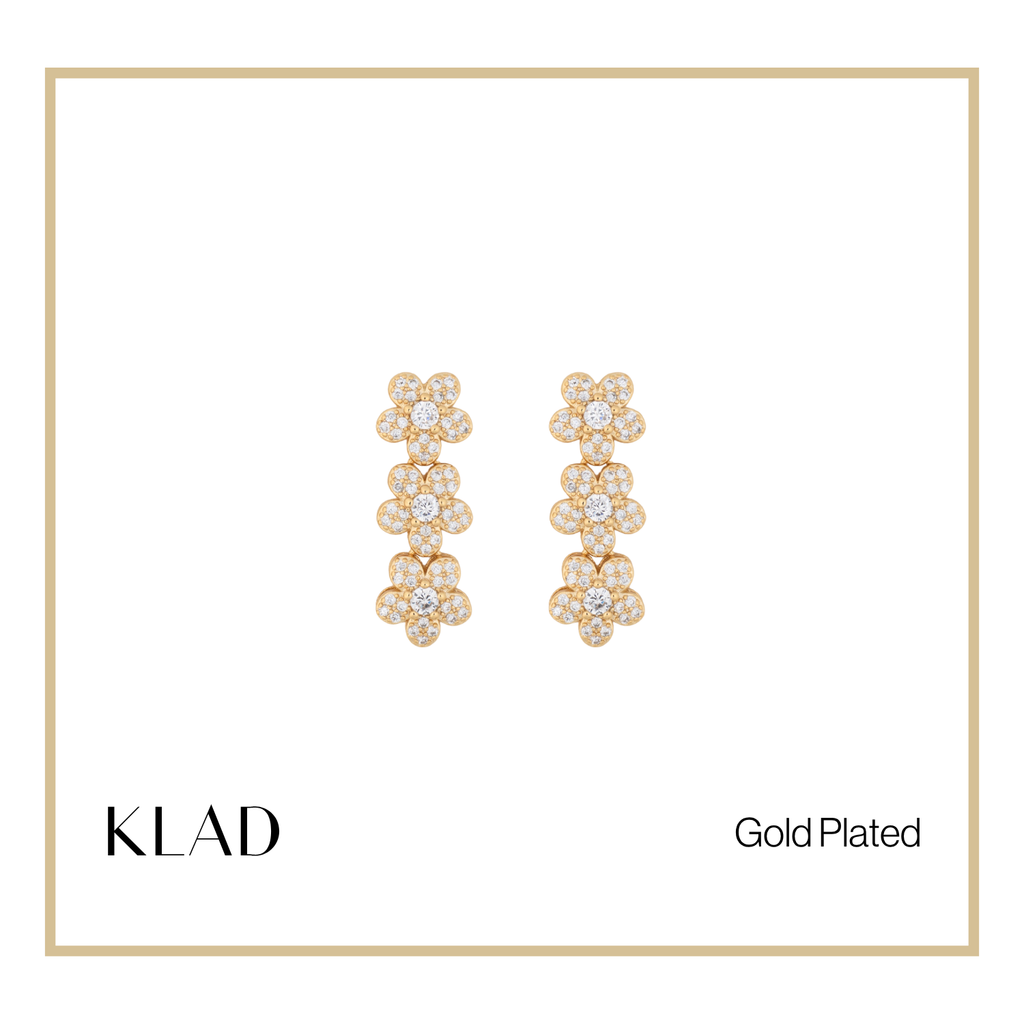 Evaleen Dangling Earrings in Gold
