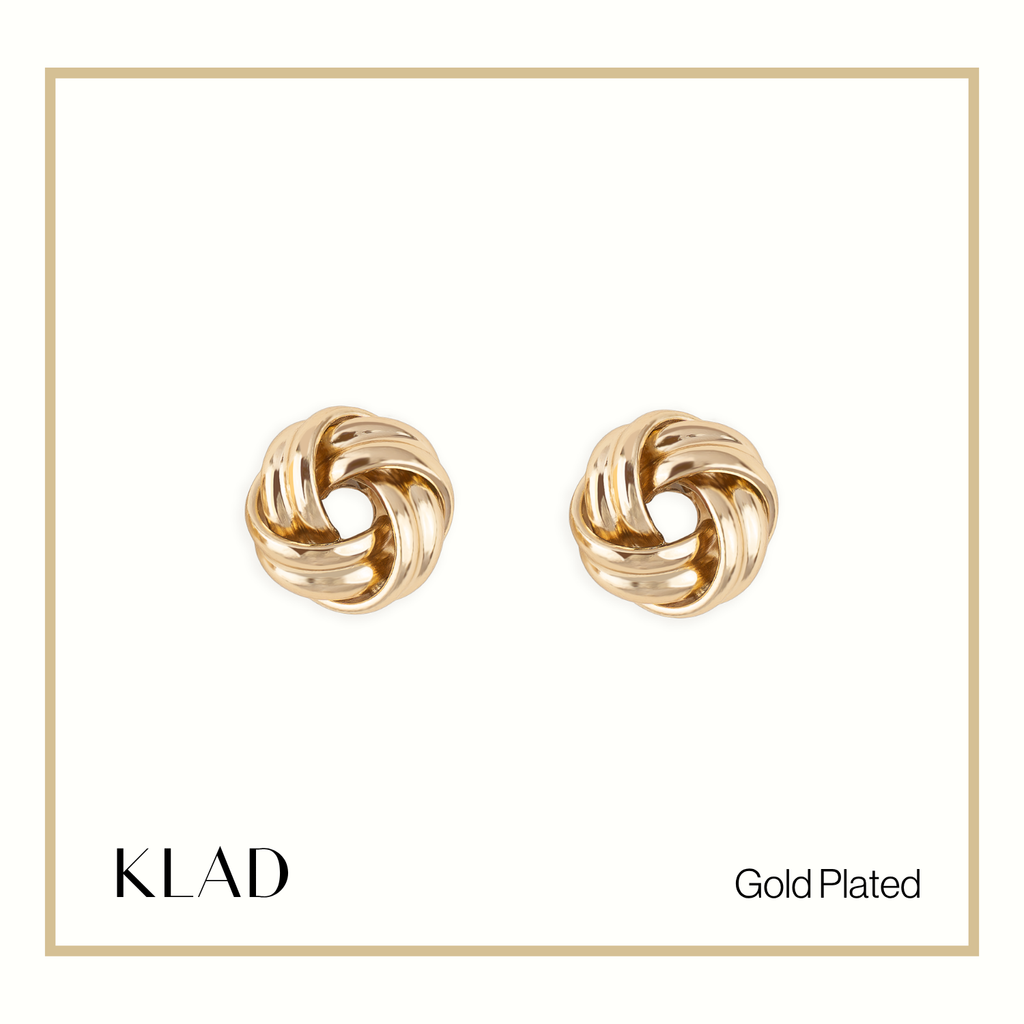Usara Stud Earrings in Gold
