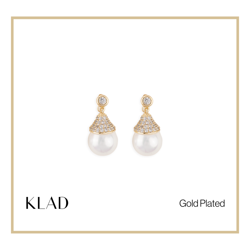 Leris Drop Earrings in Gold