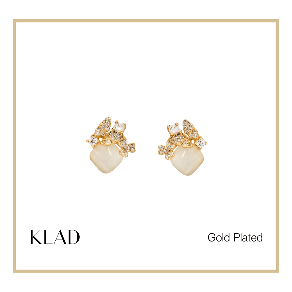 Everie Stud Earrings in Gold