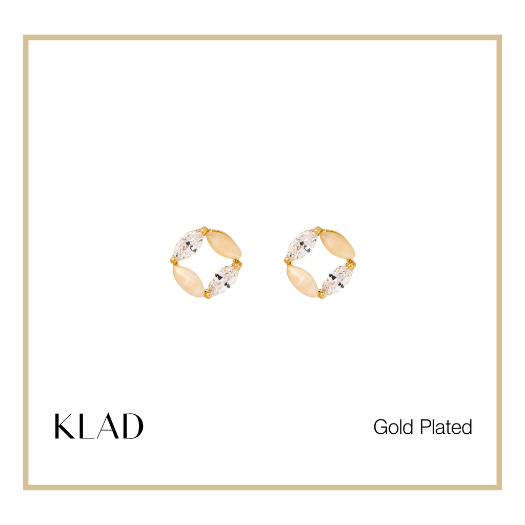 Eisther Stud Earrings in Gold