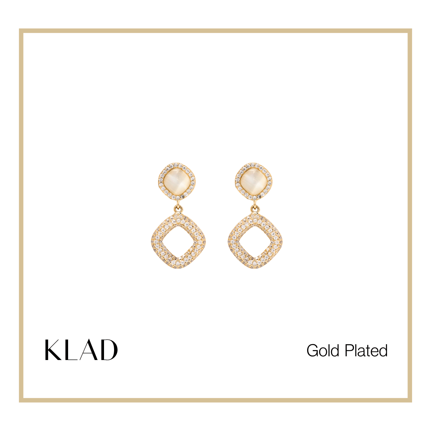 Eliza Dangling Earrings in Gold