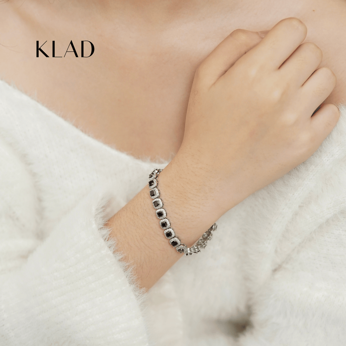 Bervaine Onyx Bracelet in Rhodium