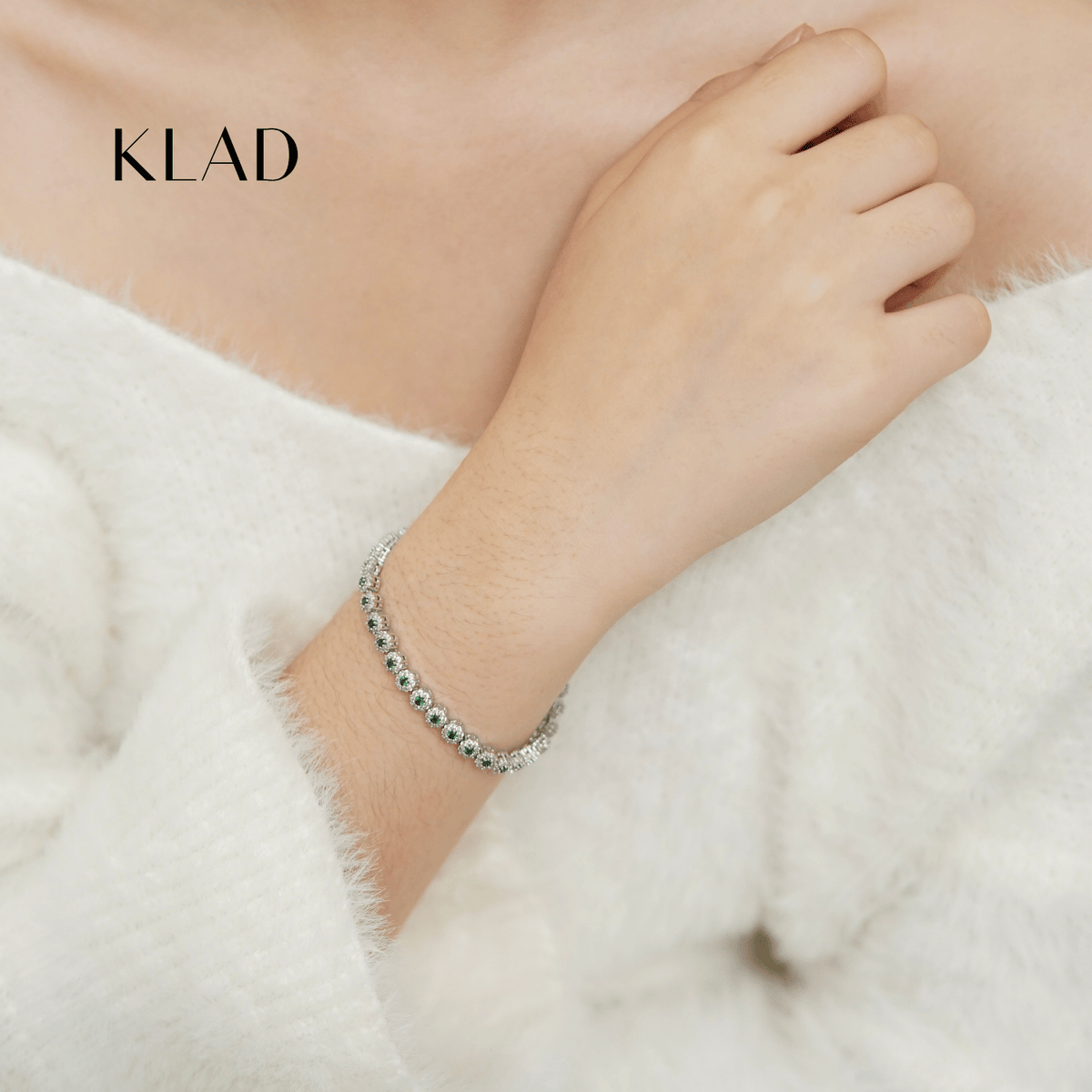 Brisel Emerald Bracelet in Rhodium