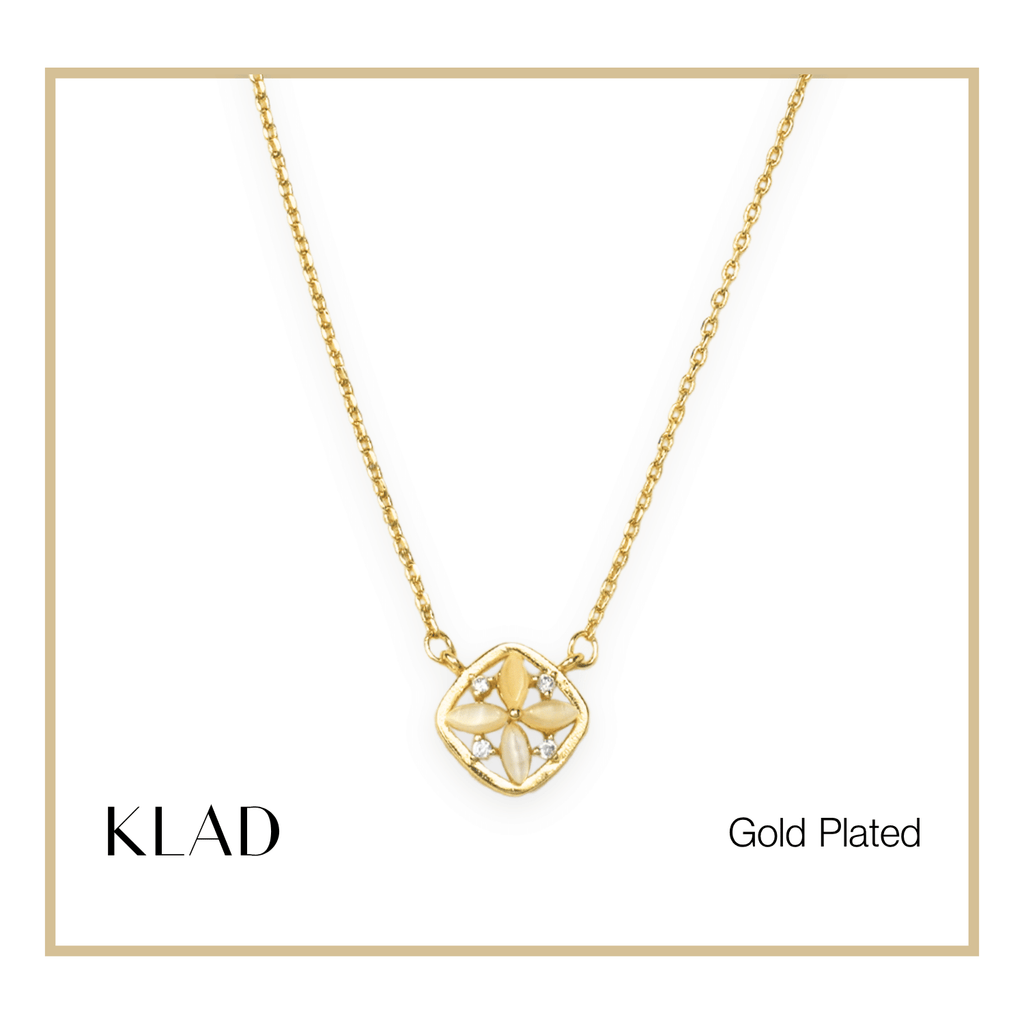 Carelle Jewelry Set in Gold