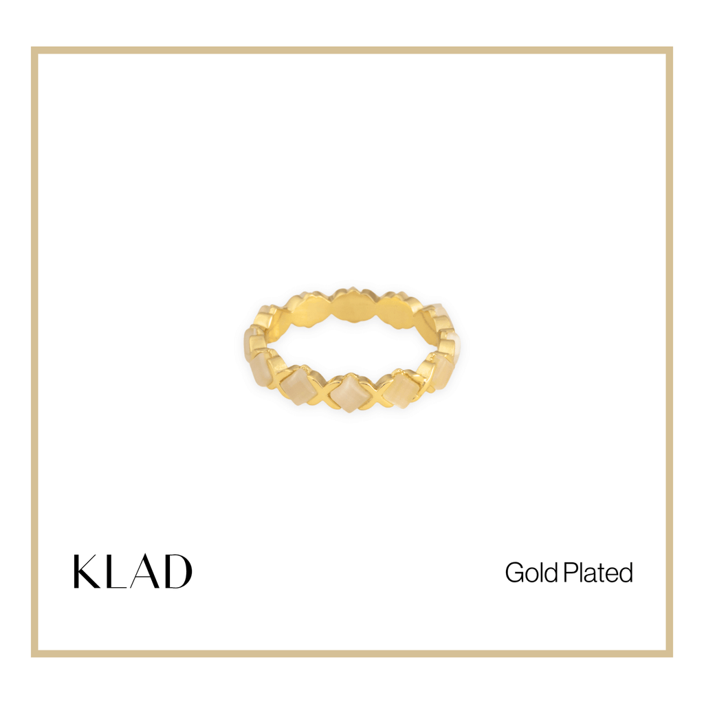 Cervina Ring in Gold