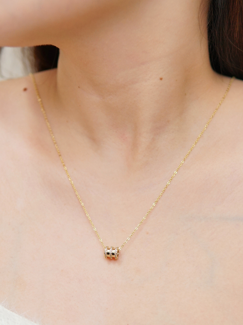 Chandrae Pendant Necklace in Gold