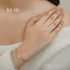 Cynia Bangle in Gold