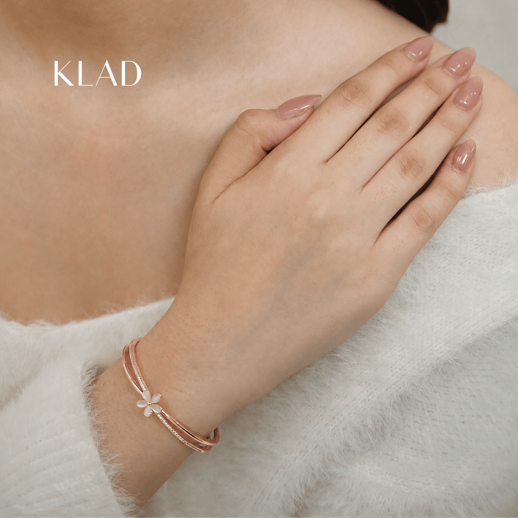 Cynia Bangle in Rose Gold