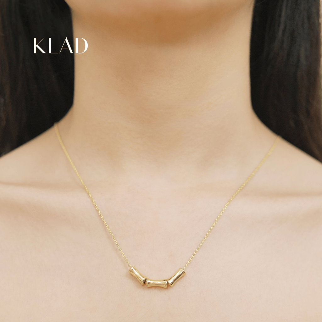 Develle Jewelry Set in Gold