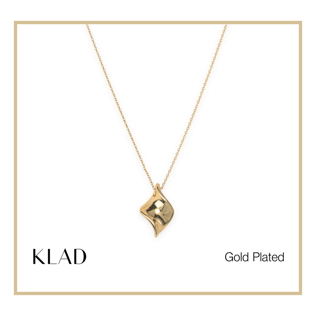 Dione Jewelry Set in Gold