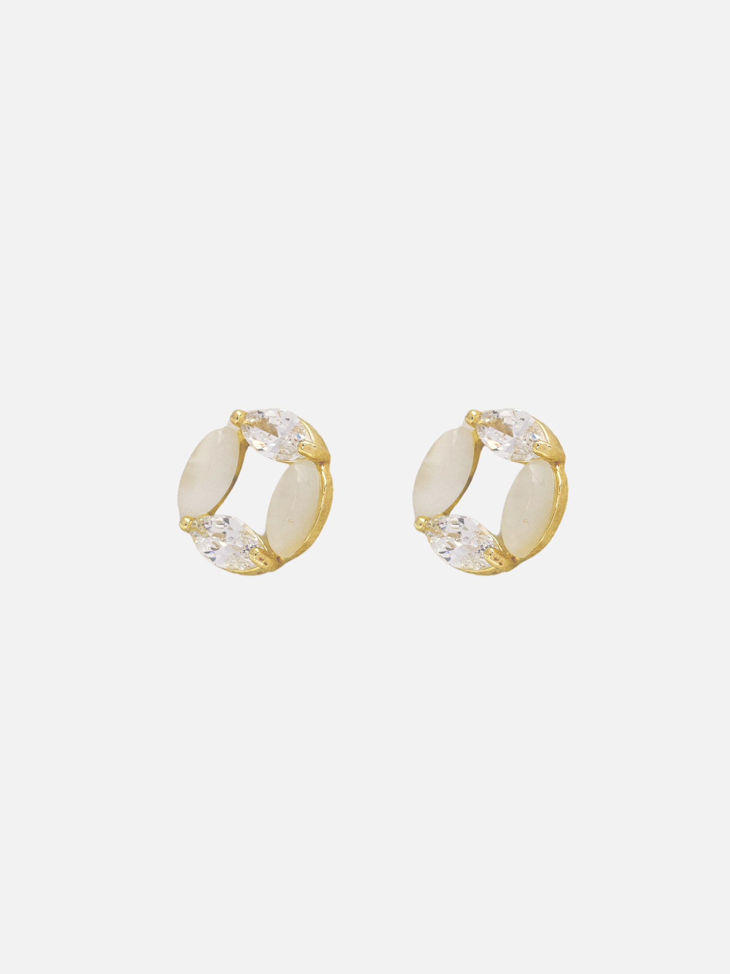 eisther stud earrings in gold