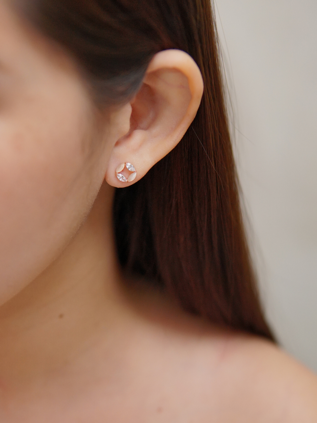 eisther stud earrings in rose gold