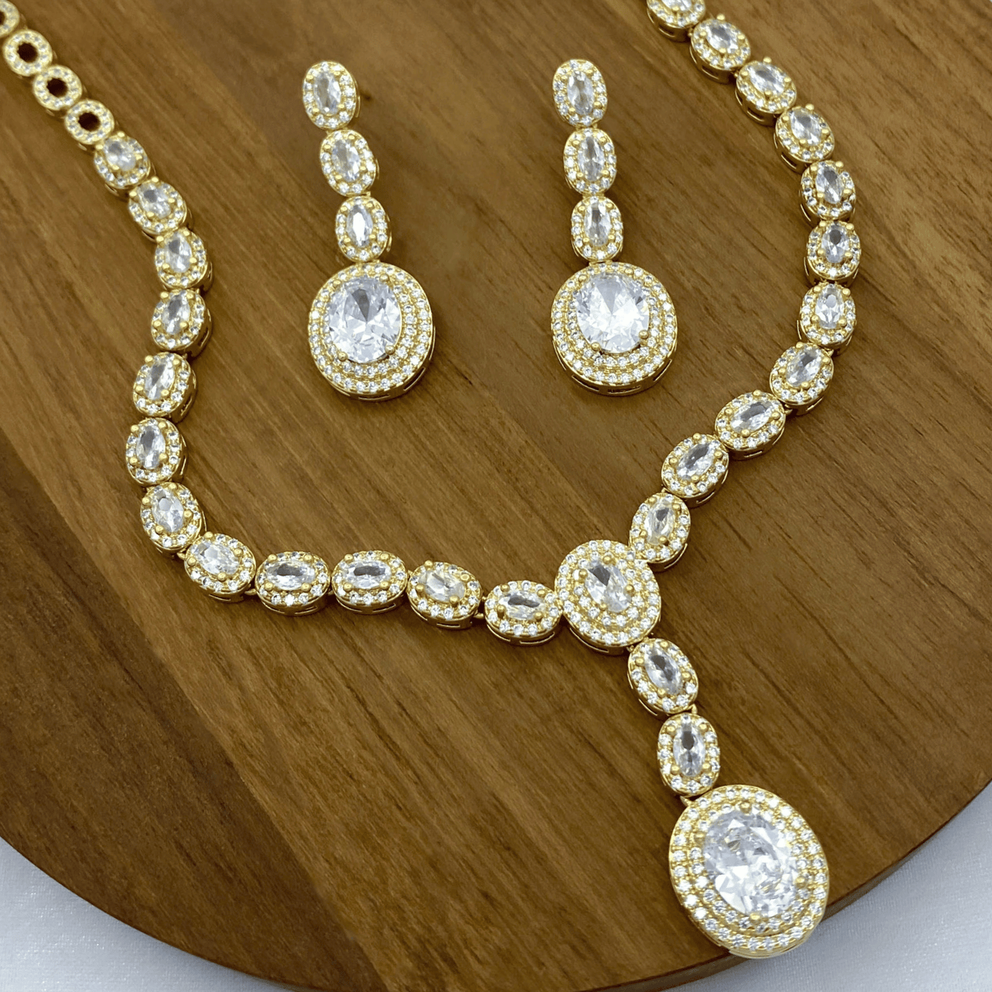 elcie set in gold