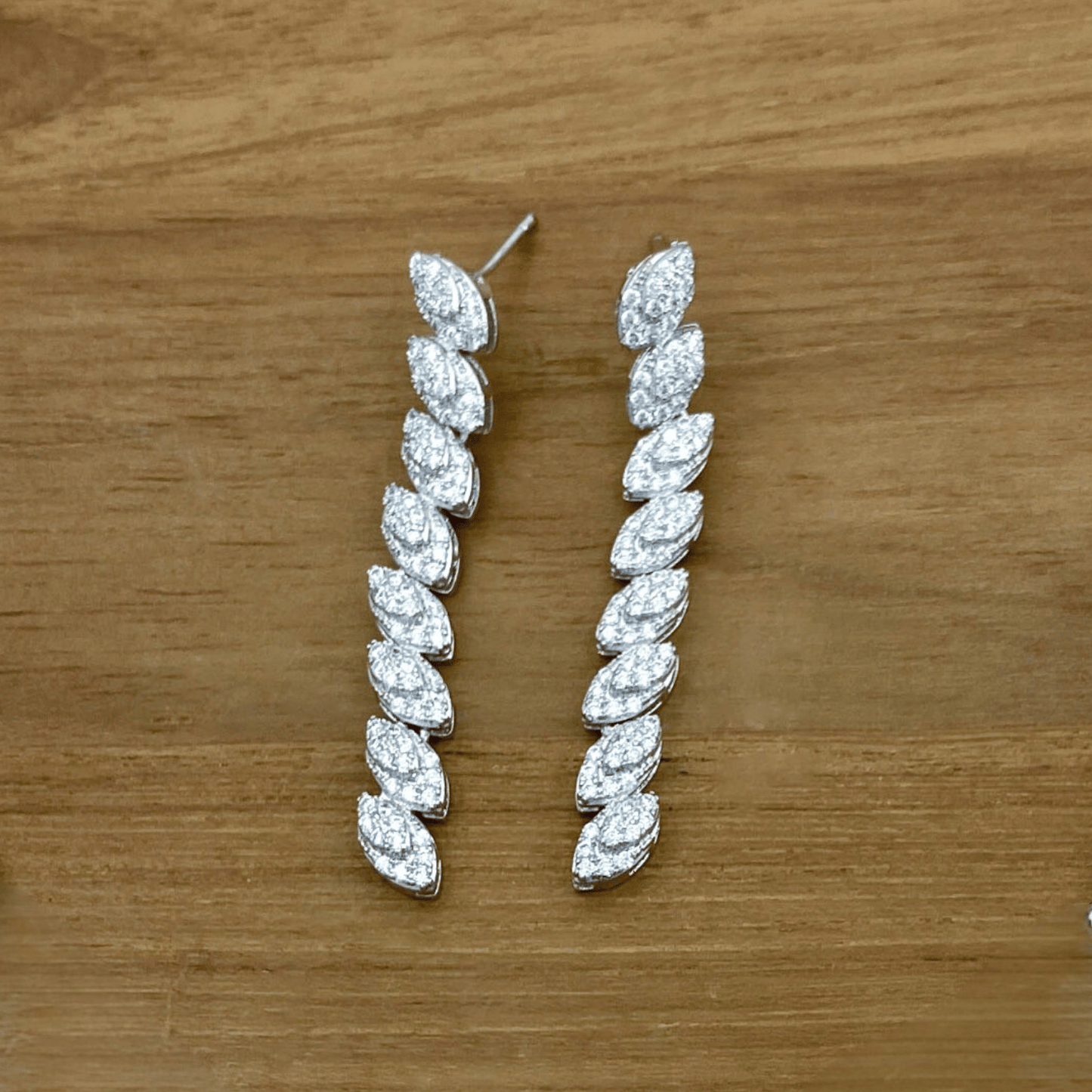 elegance set in rhodium