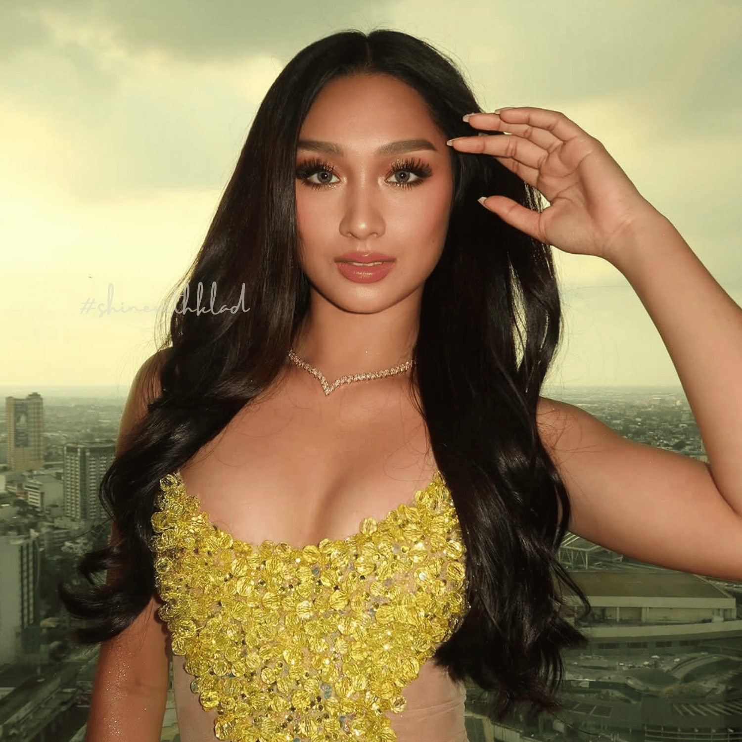 Elegance Set in Gold