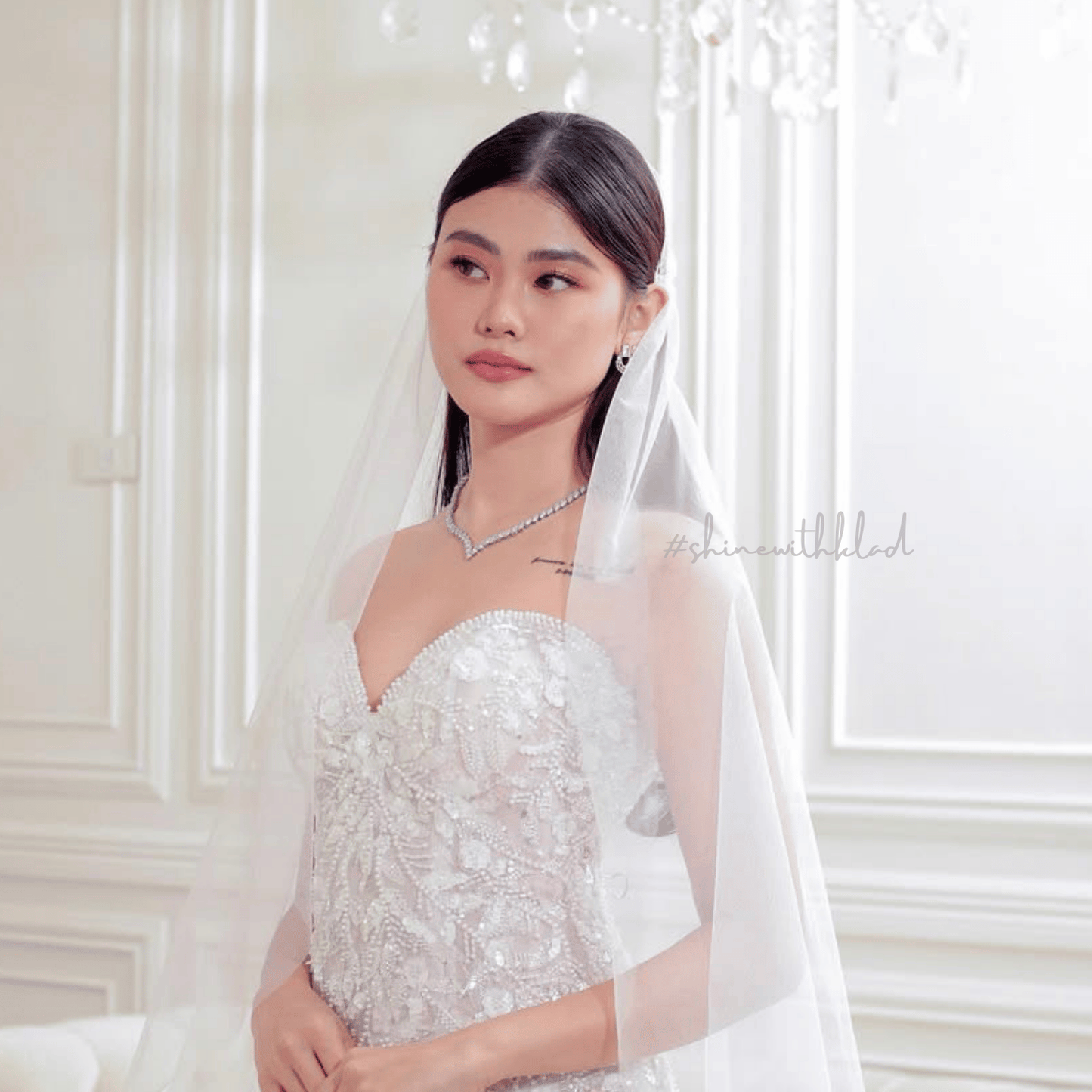 elegance set in rhodium