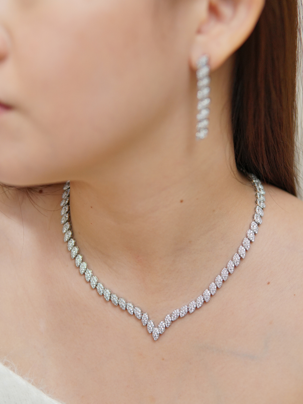 elegance occasion set in rhodium