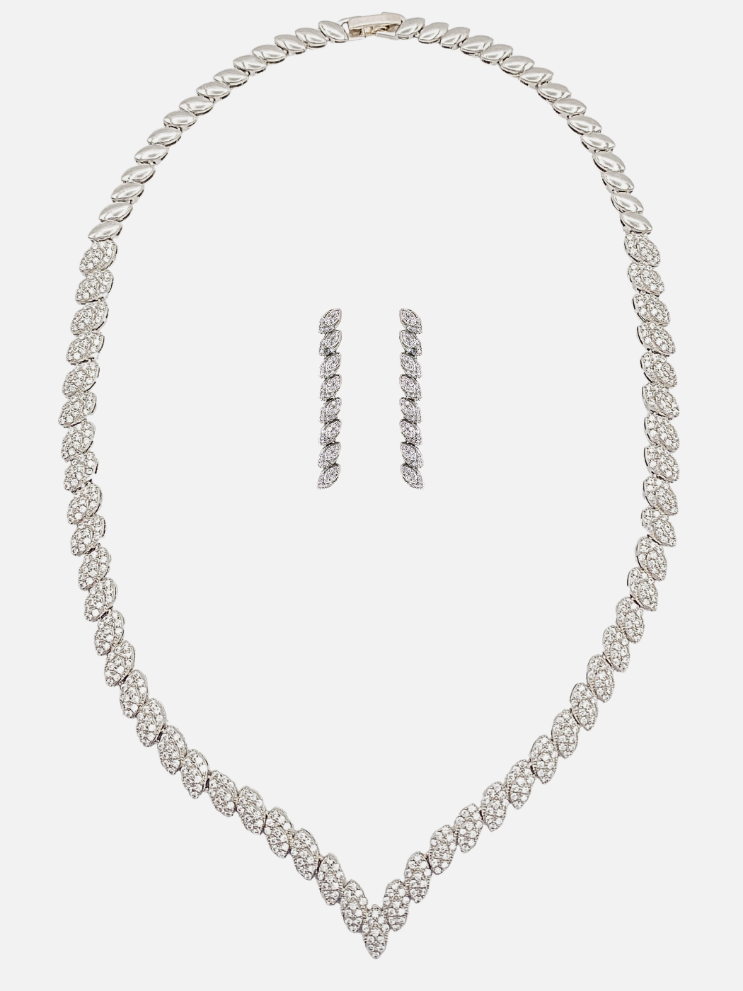 elegance occasion set in rhodium