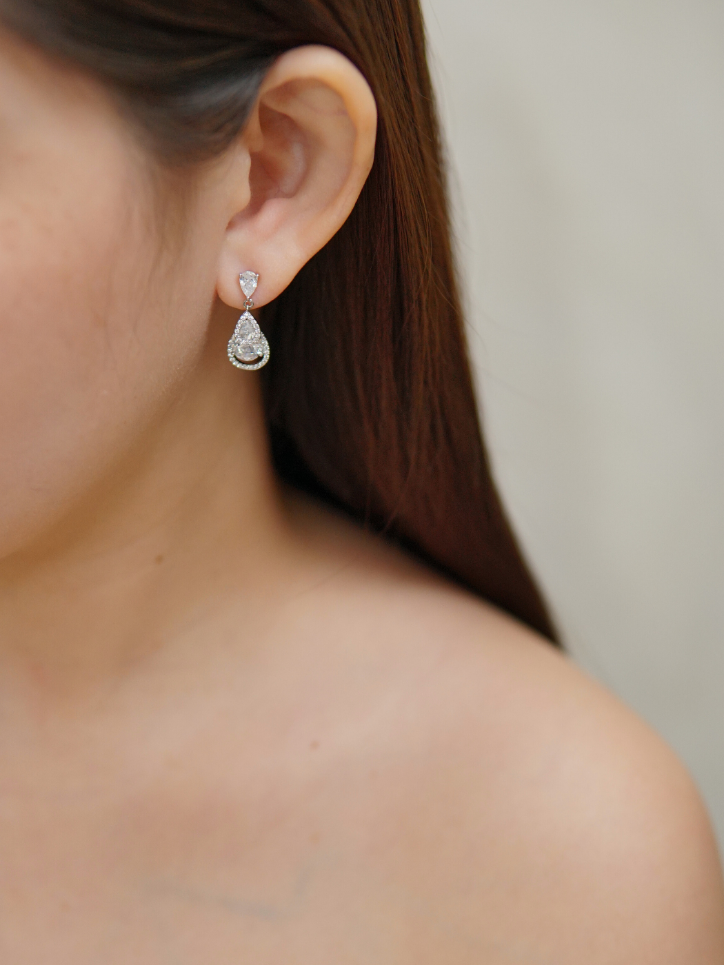 eli stud earrings in rhodium