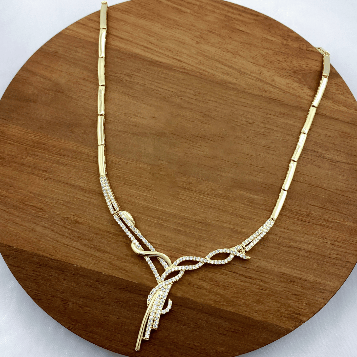 elize set in gold