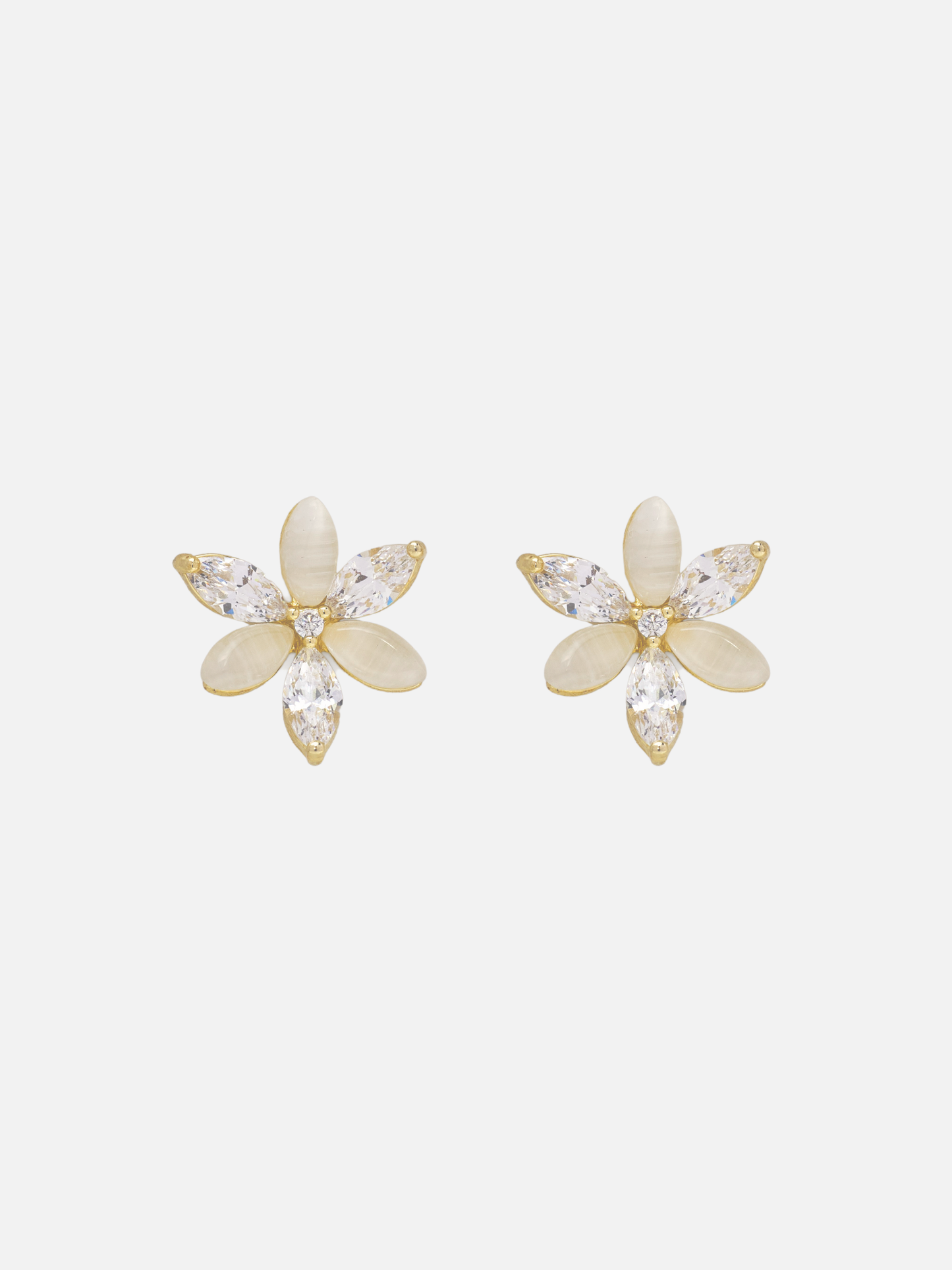 eva stud earrings in gold