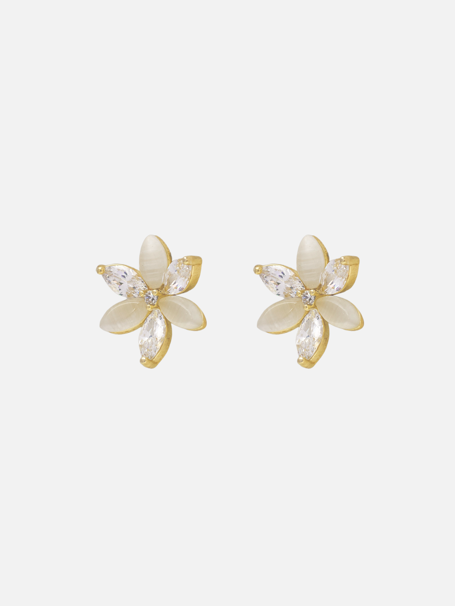 eva stud earrings in gold