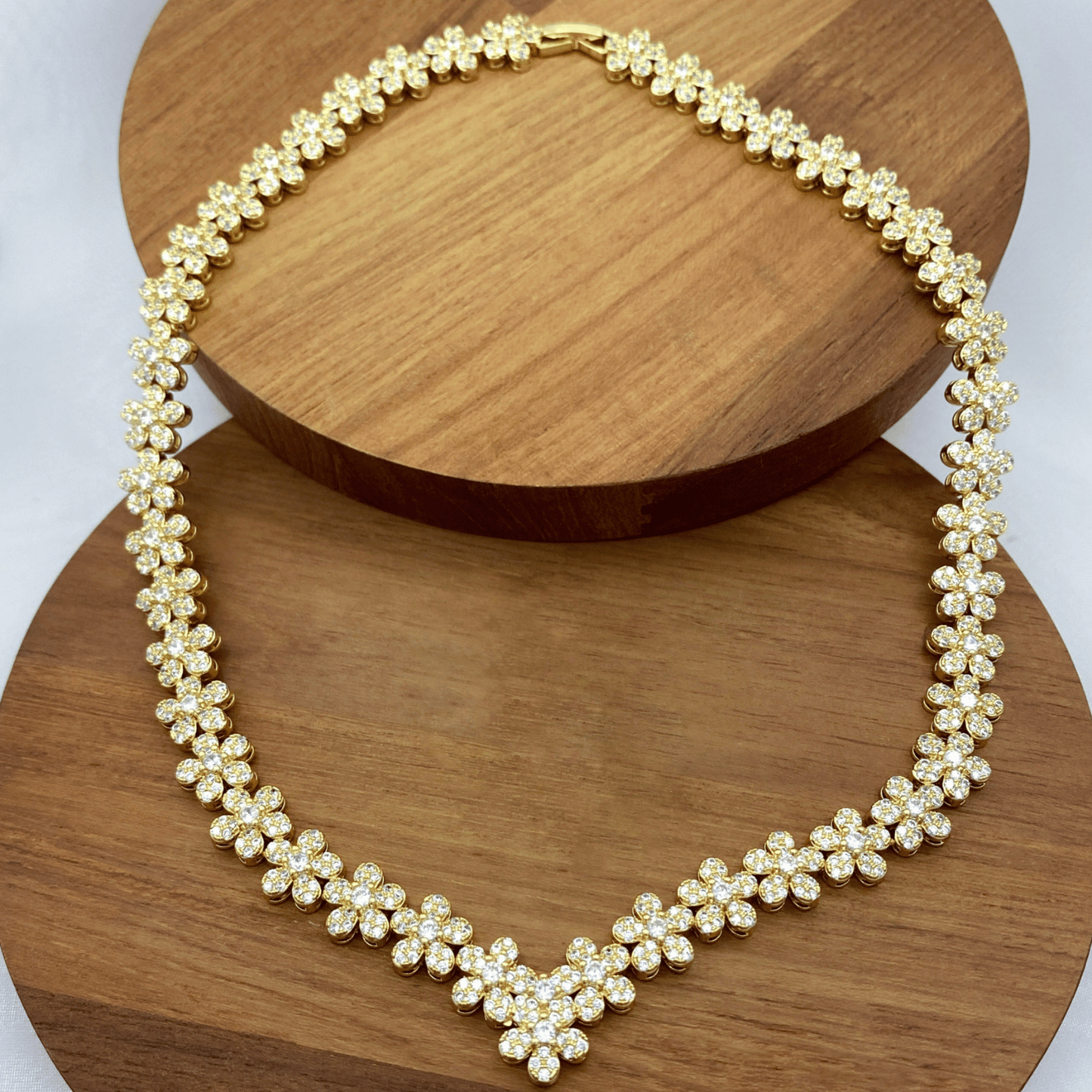 evaleen set in gold