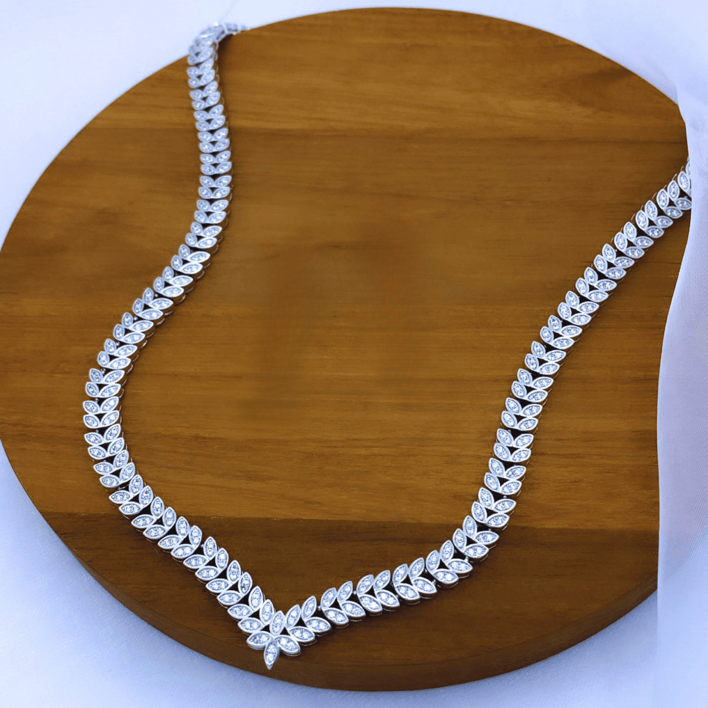 evaze set in rhodium