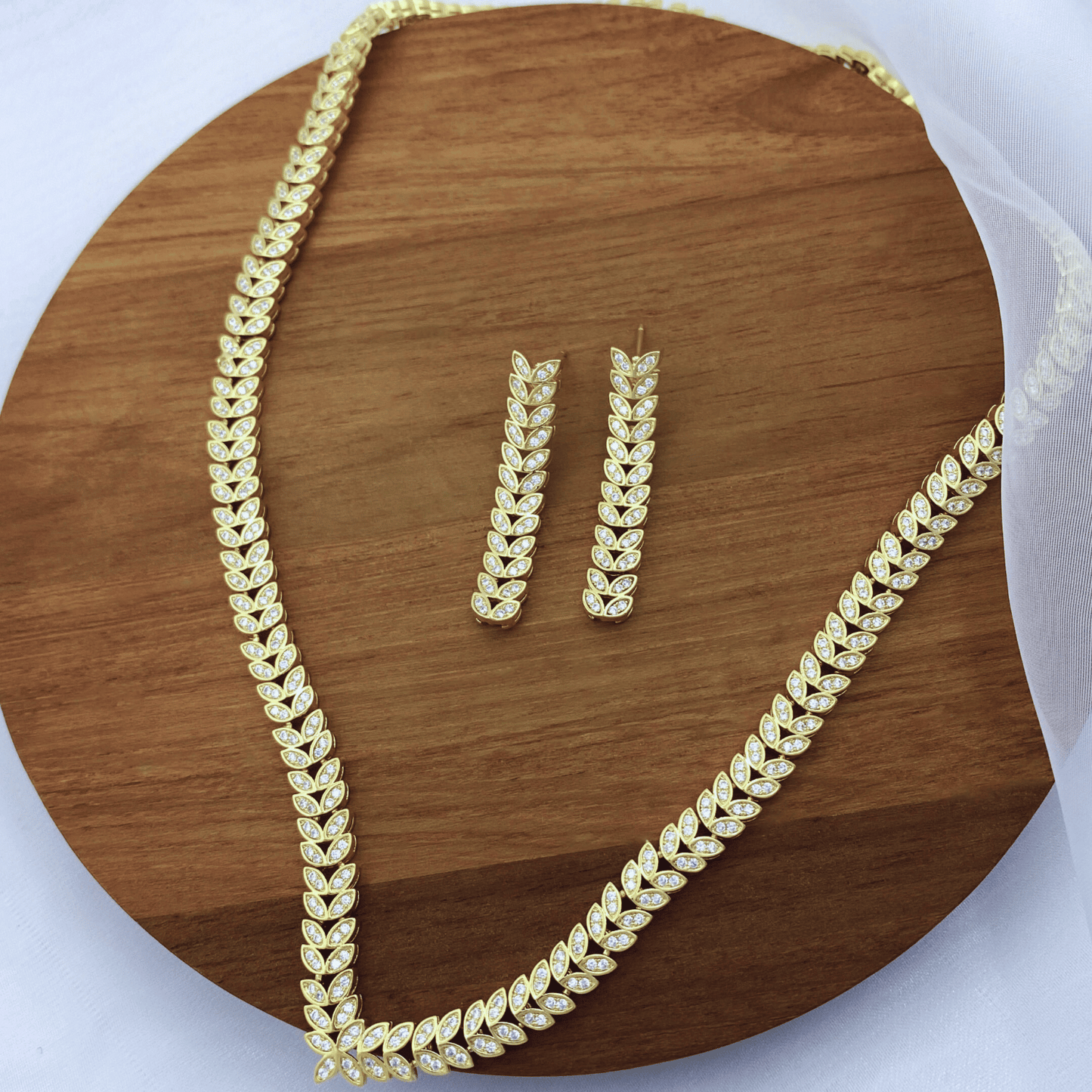 evaze set in gold