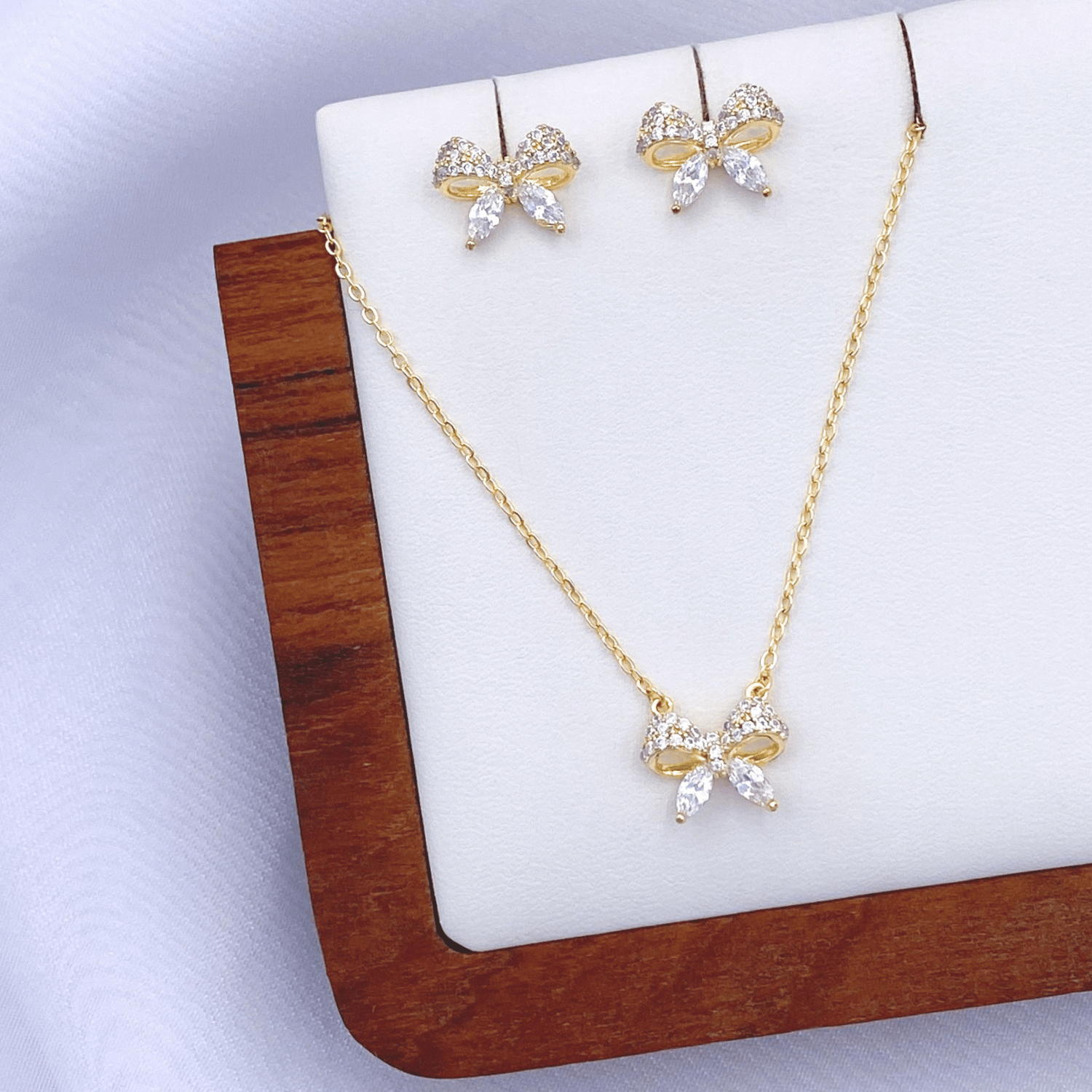 Mizha Jewelry Set in Gold