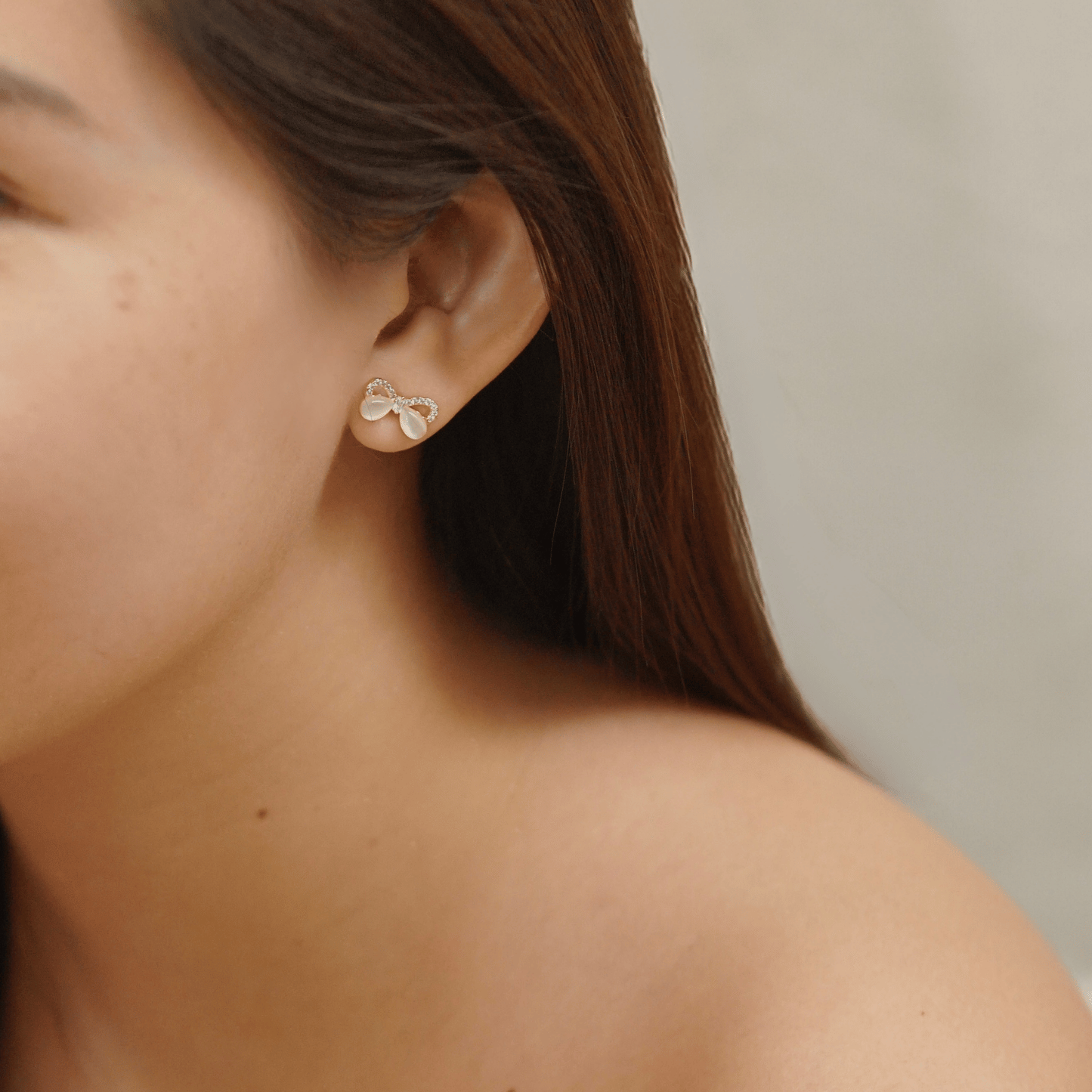 erielle, etta, eileen, eyanna, evanna & elia earrings in gold