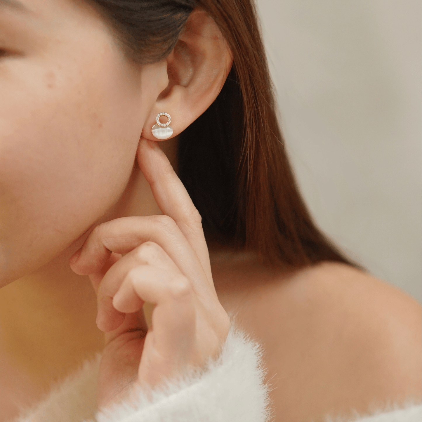 evanthe, ezisa & eza earrings in gold