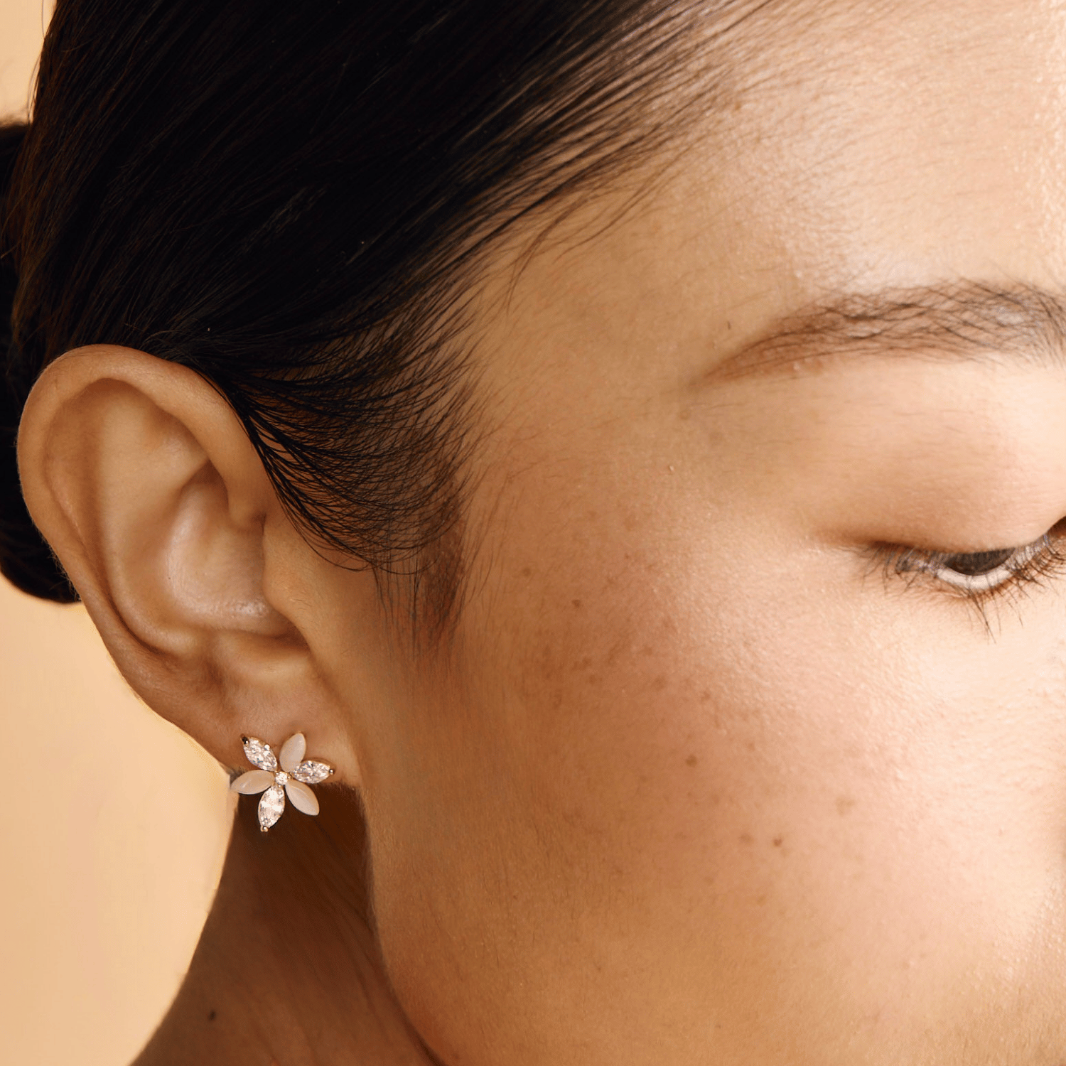Eva Stud Earrings in Gold