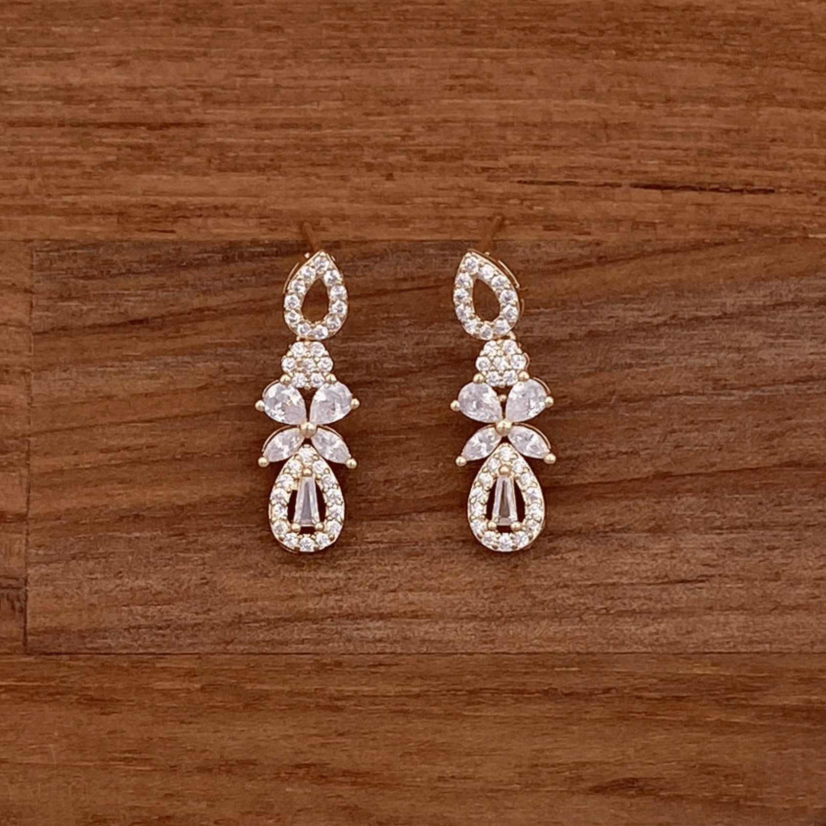 Glyssara Set in Gold