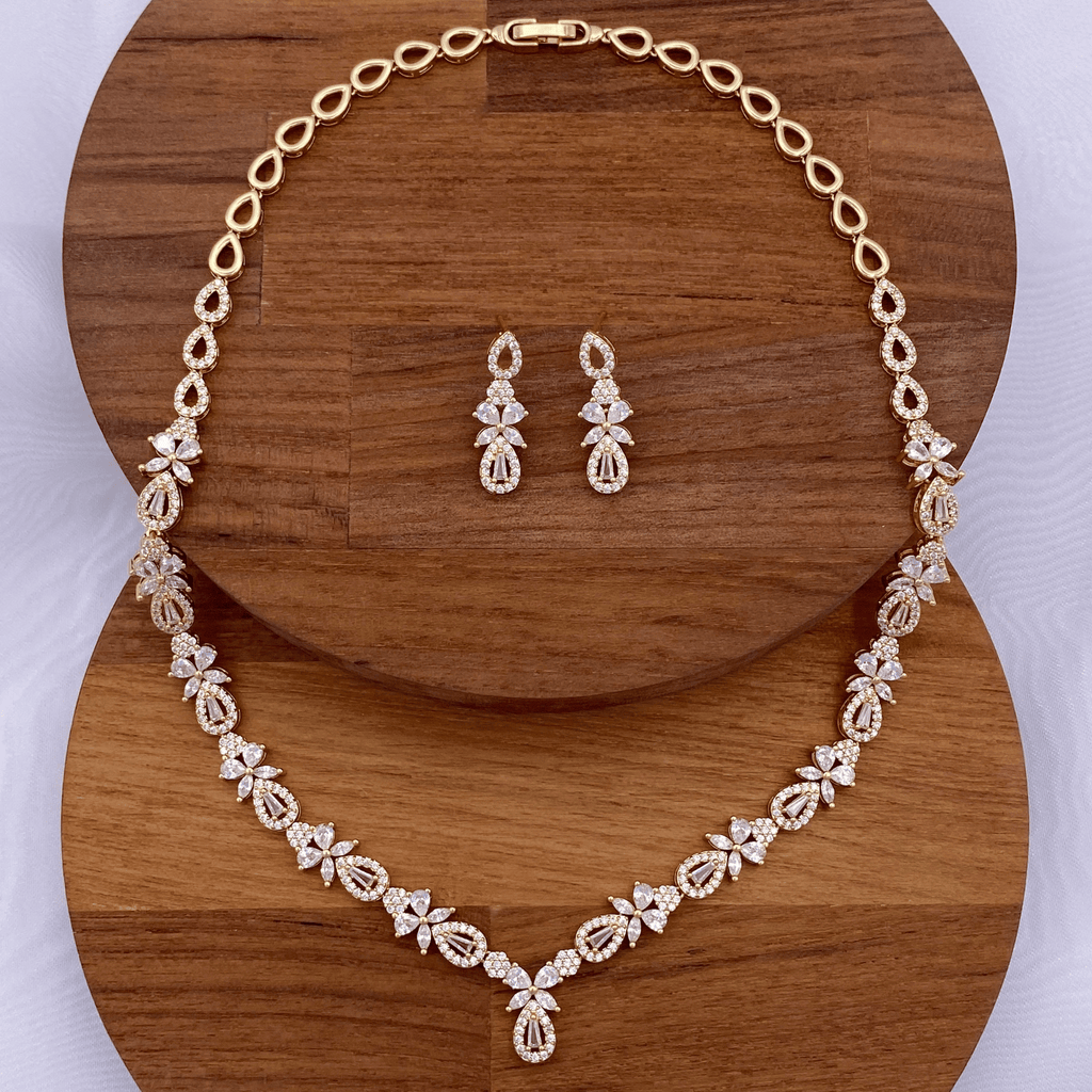 Glyssara Set in Gold