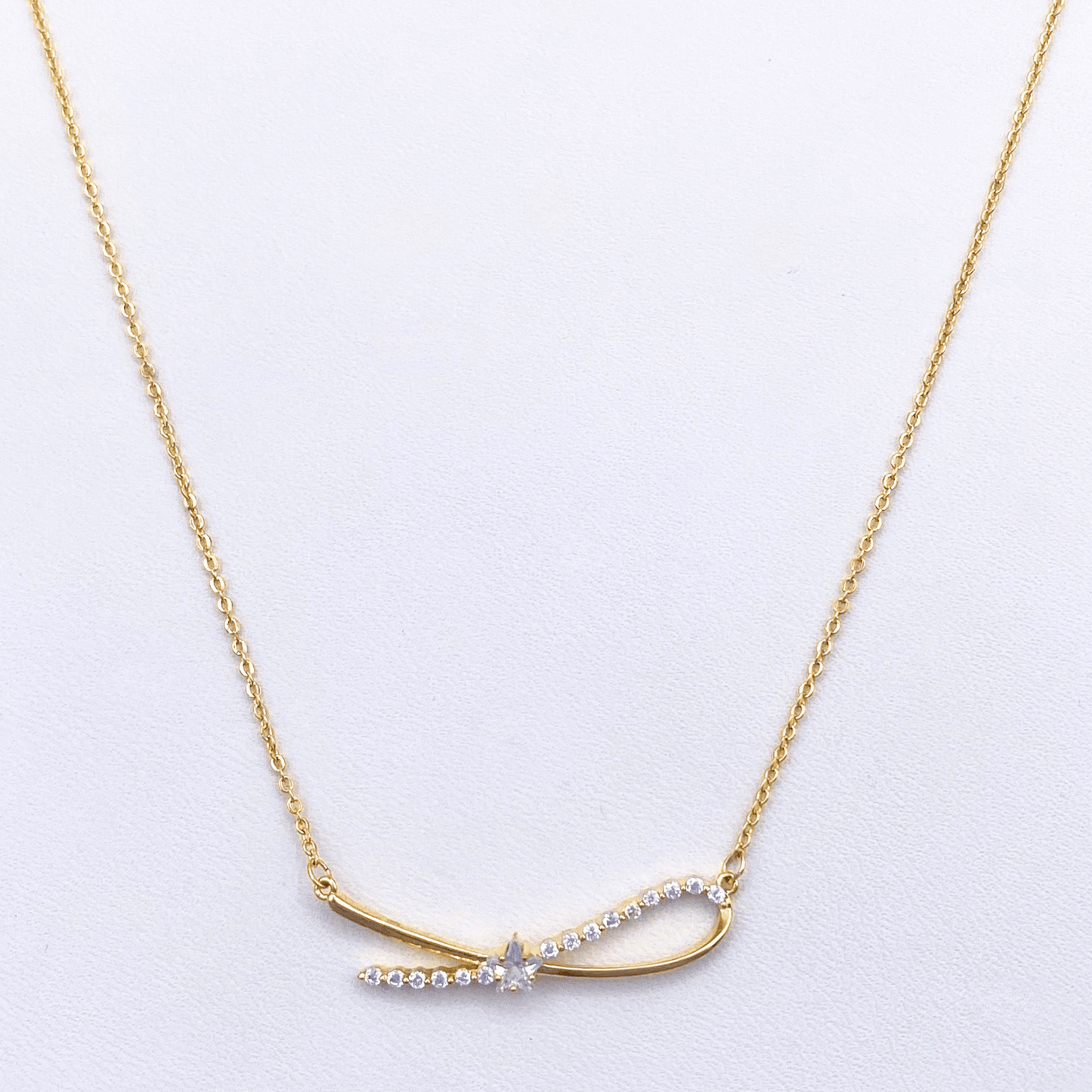 haelith necklace in gold