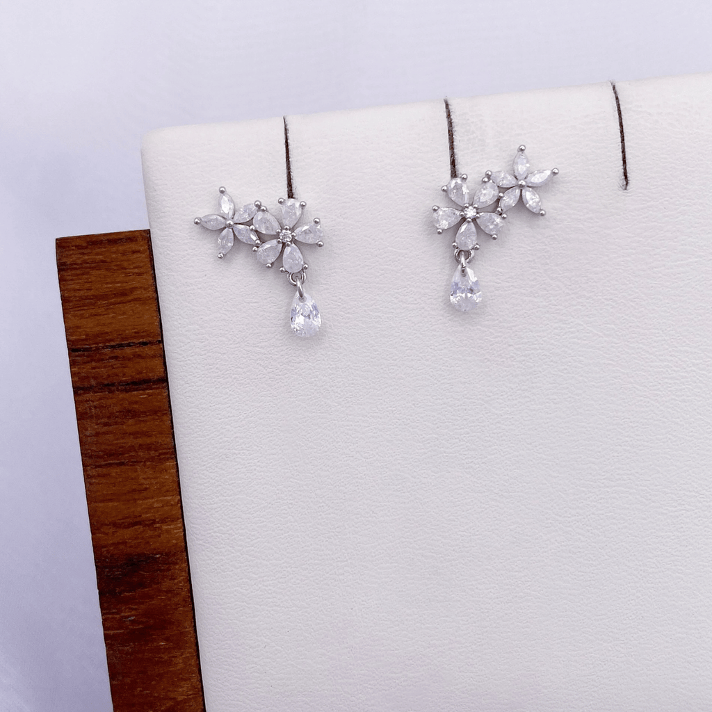 Jionni Earrings in Rhodium