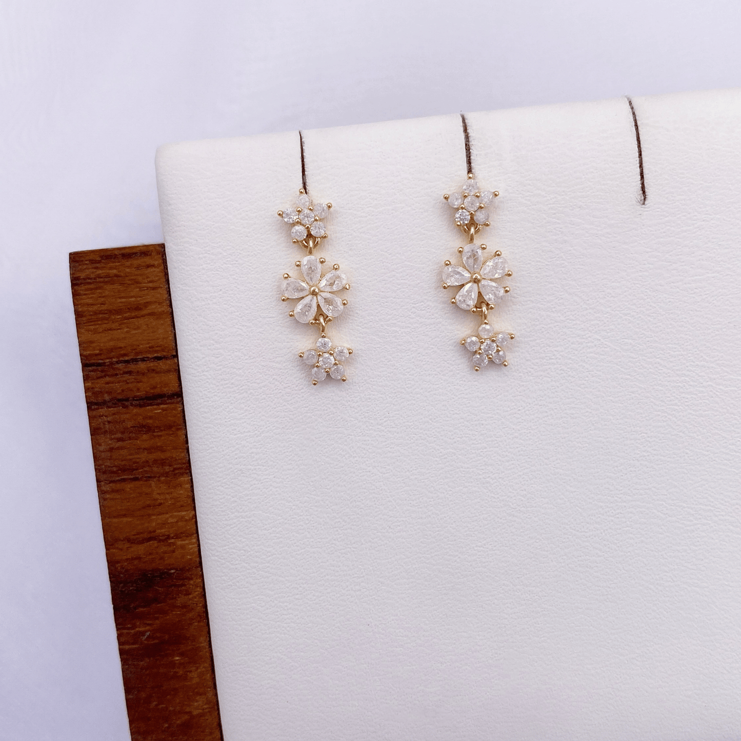 joliette earrings in gold