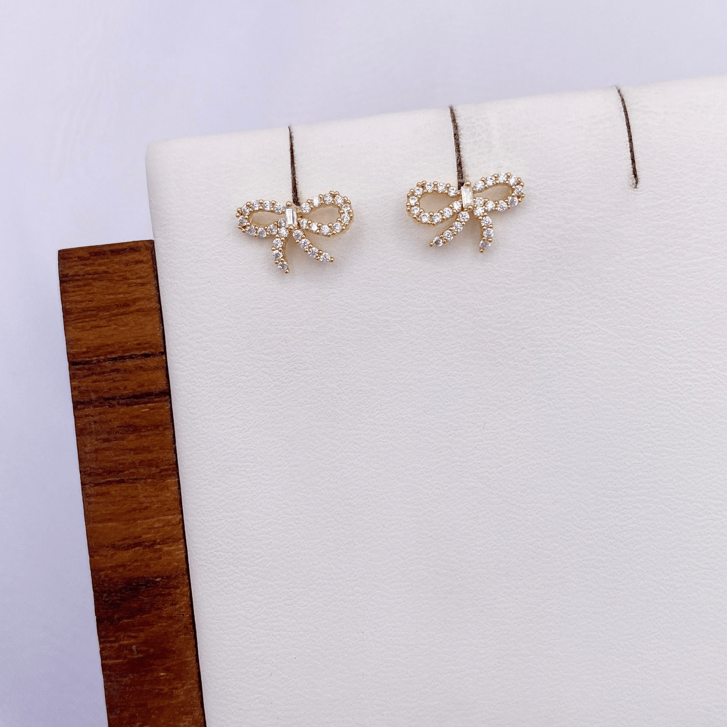 joviea earrings in gold