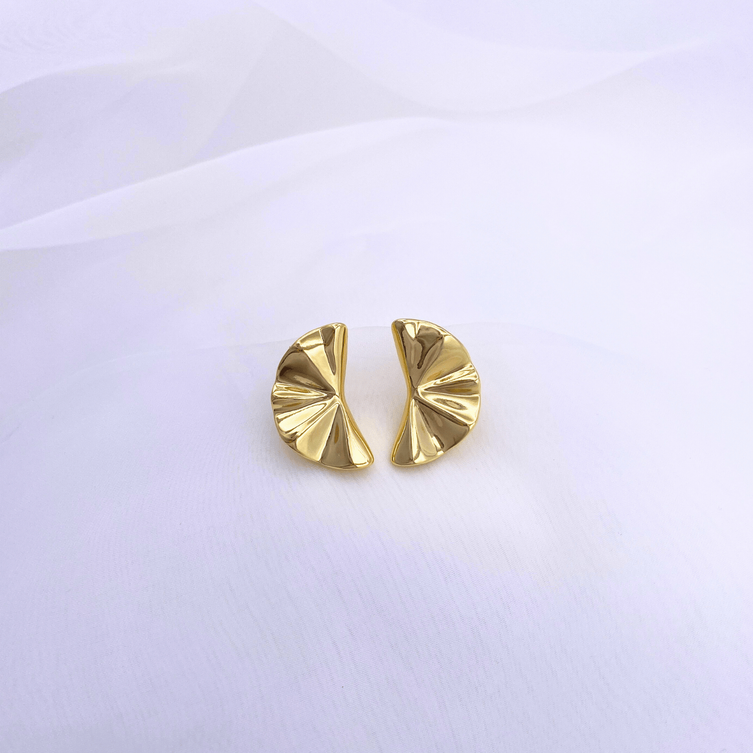 KLAD-C018 Earrings in Gold