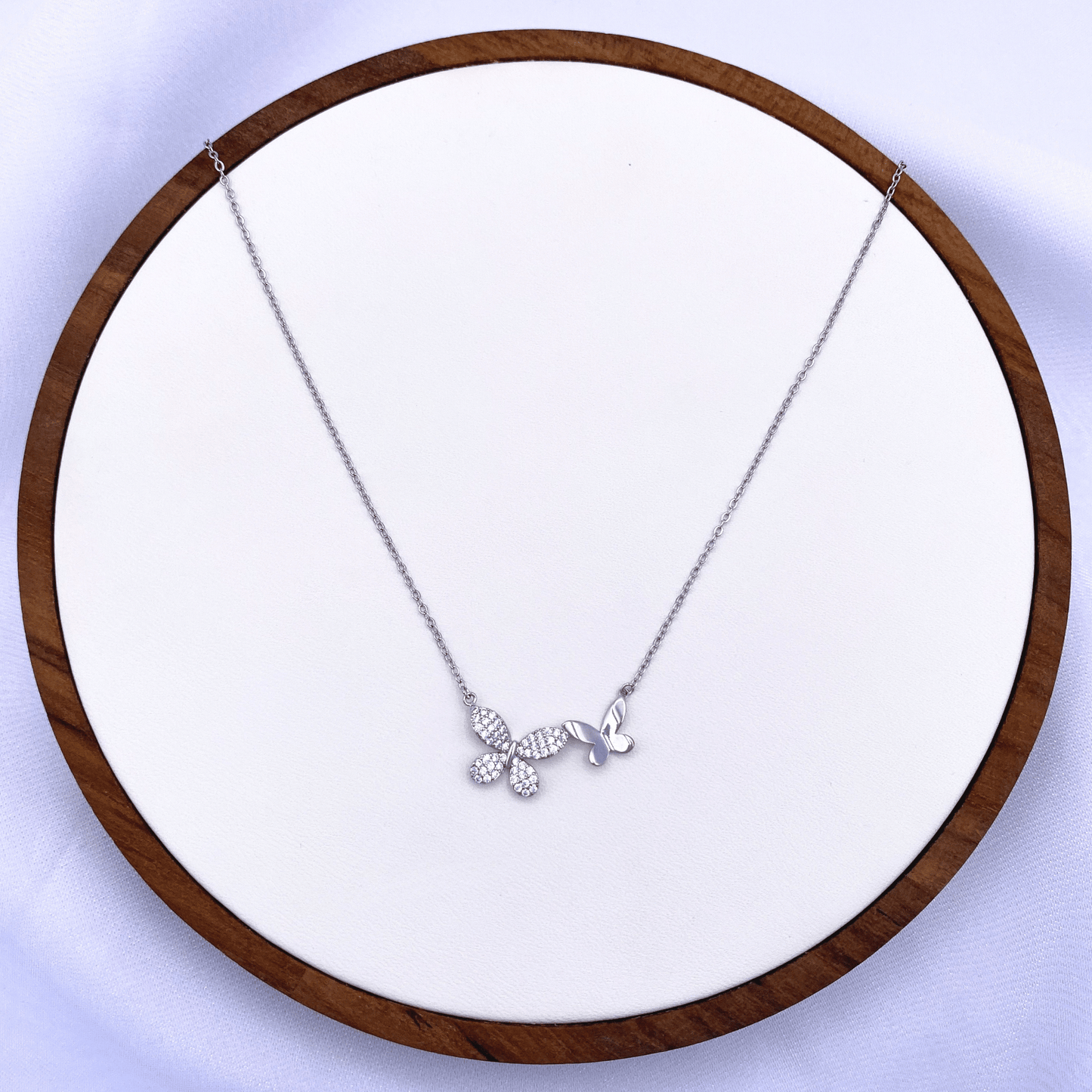 klara necklace in gold