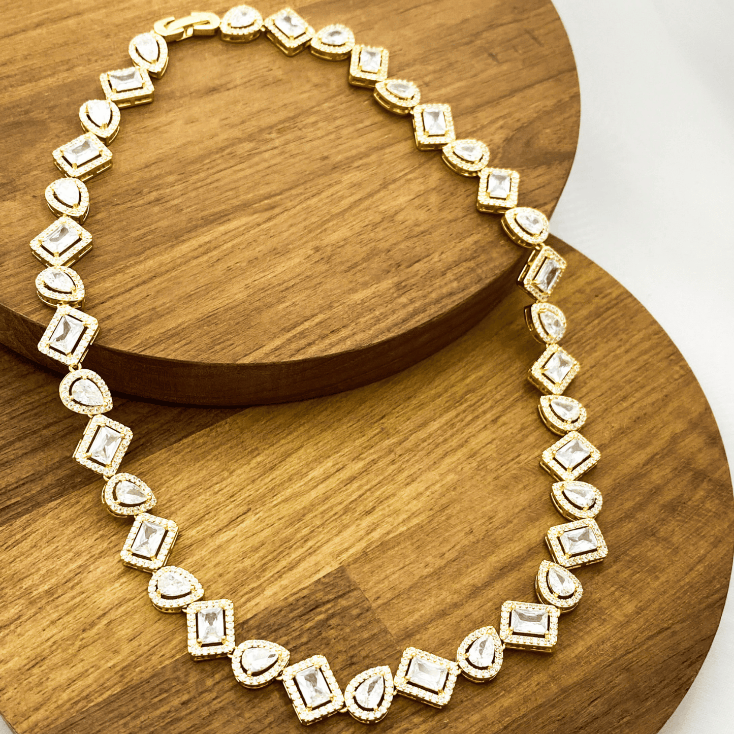 lavyn necklace in gold