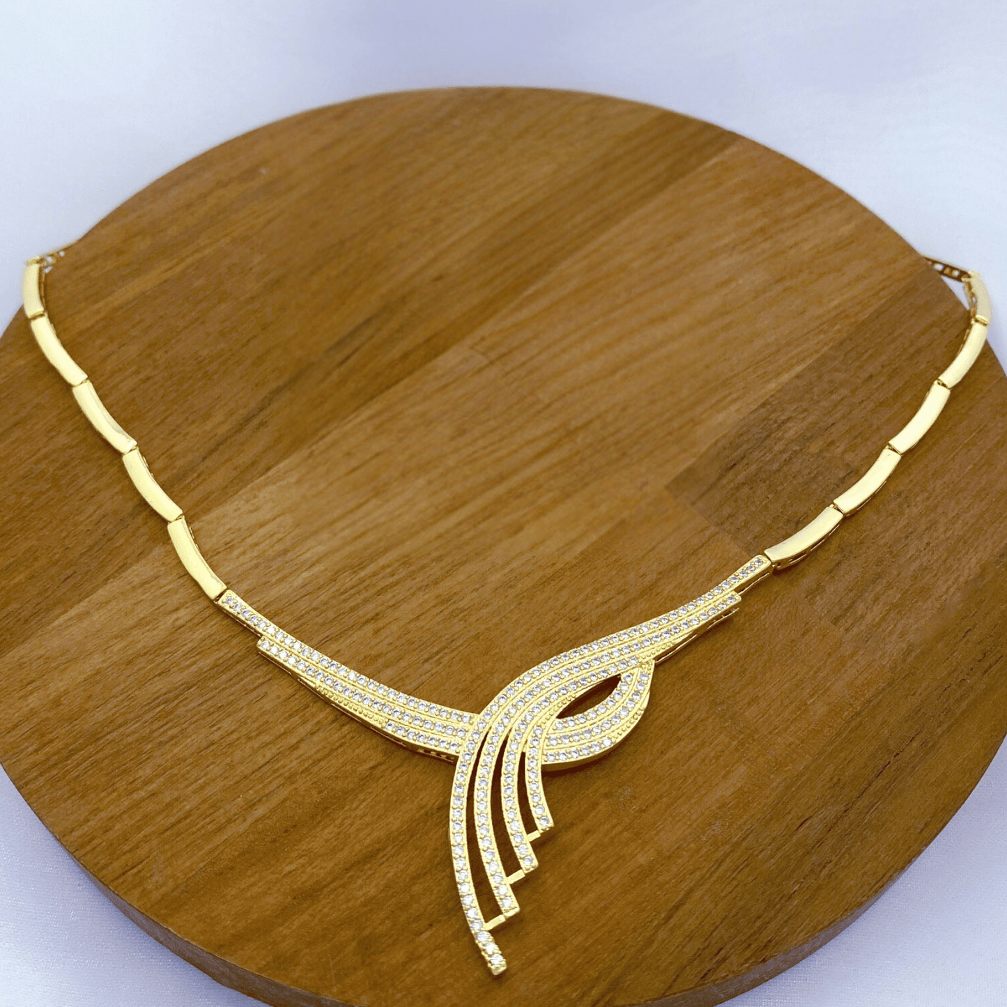 leira set in gold